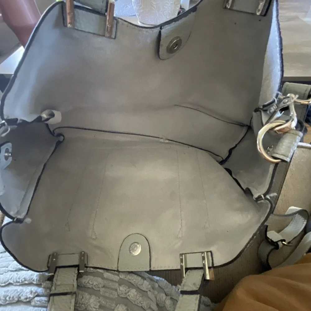 Steve‎ Madden Gray Beige Crossbody Satchel Bag Trendy. W/O Inner Purse See Pics